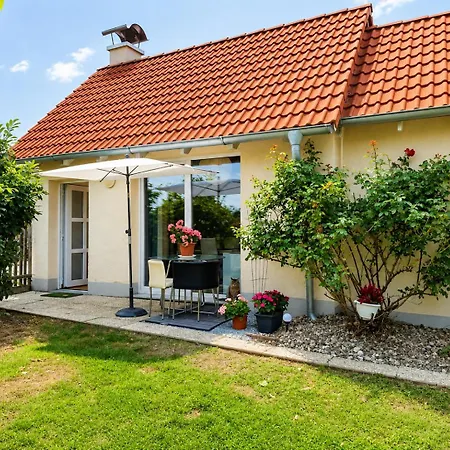 Sunny Little Apartment *